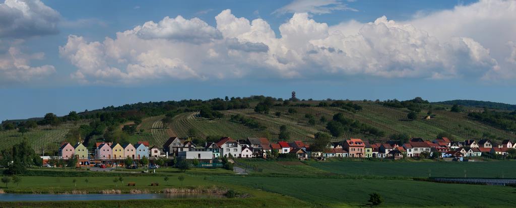 Hotel Kravi Hora Bořetice Eksteriør bilde